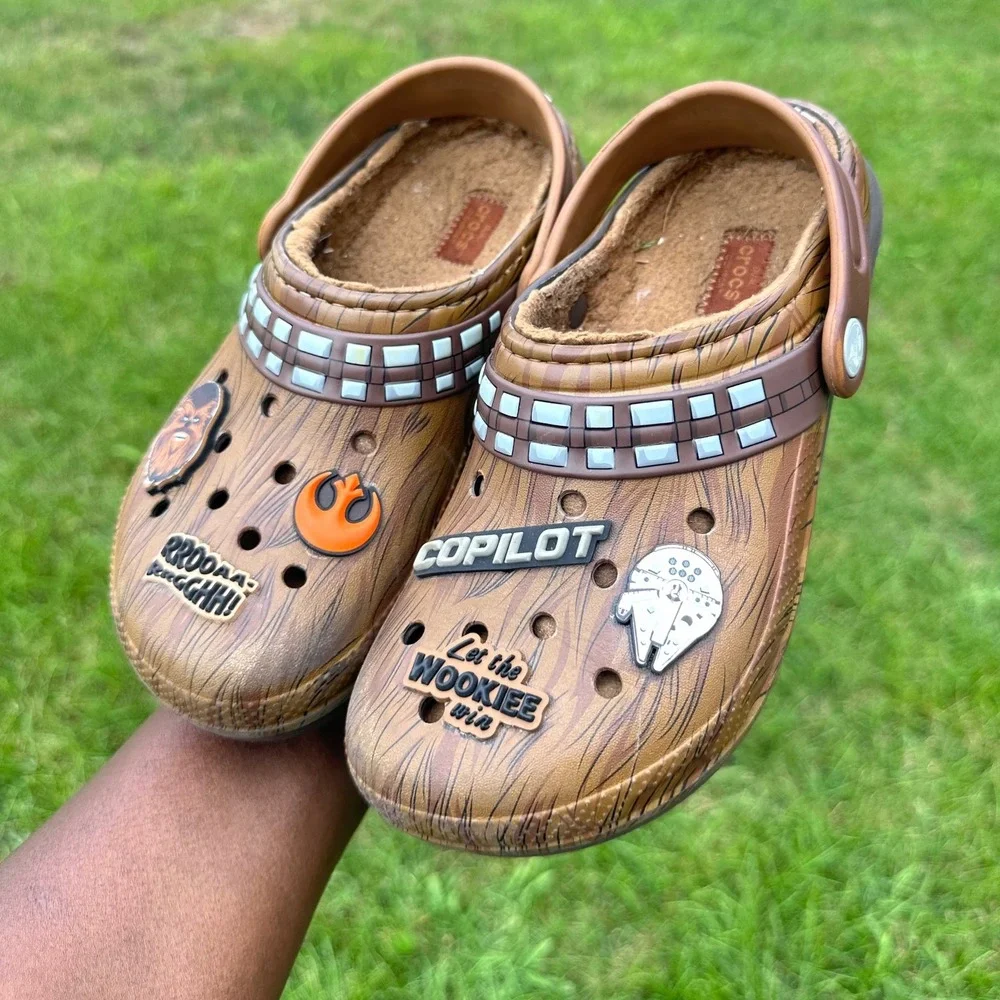 Crocs Big Kids Star Wars Chewbacca Classic‎ Lined Clogs Size J 3 Brown Sandals